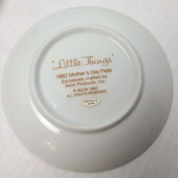 Vintage 80s Avon Mothers Day 5 inch Mini Collector Plates 1981, 1982, 1983 - Picture 7 of 11